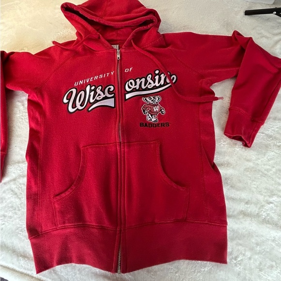 Signature Sportwear Concepts Other - University of Wisconsin Vintage Badgers Red Full Zip Hoodie Embroidered Emblem